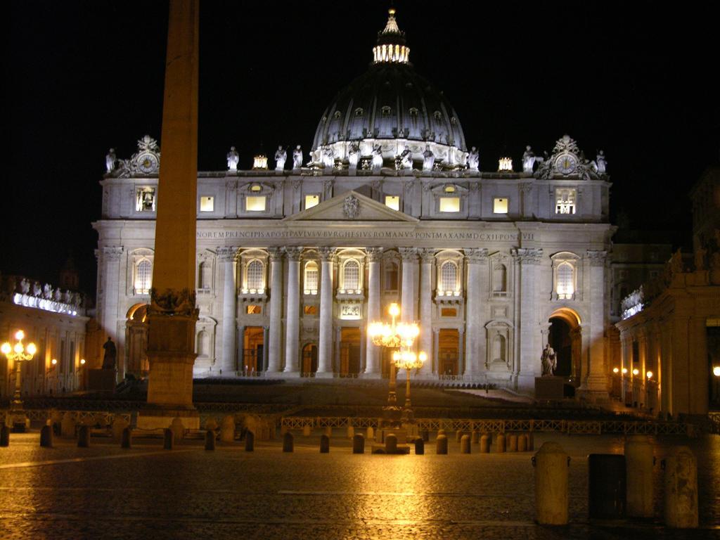 Vatican White Domus — Photos 3